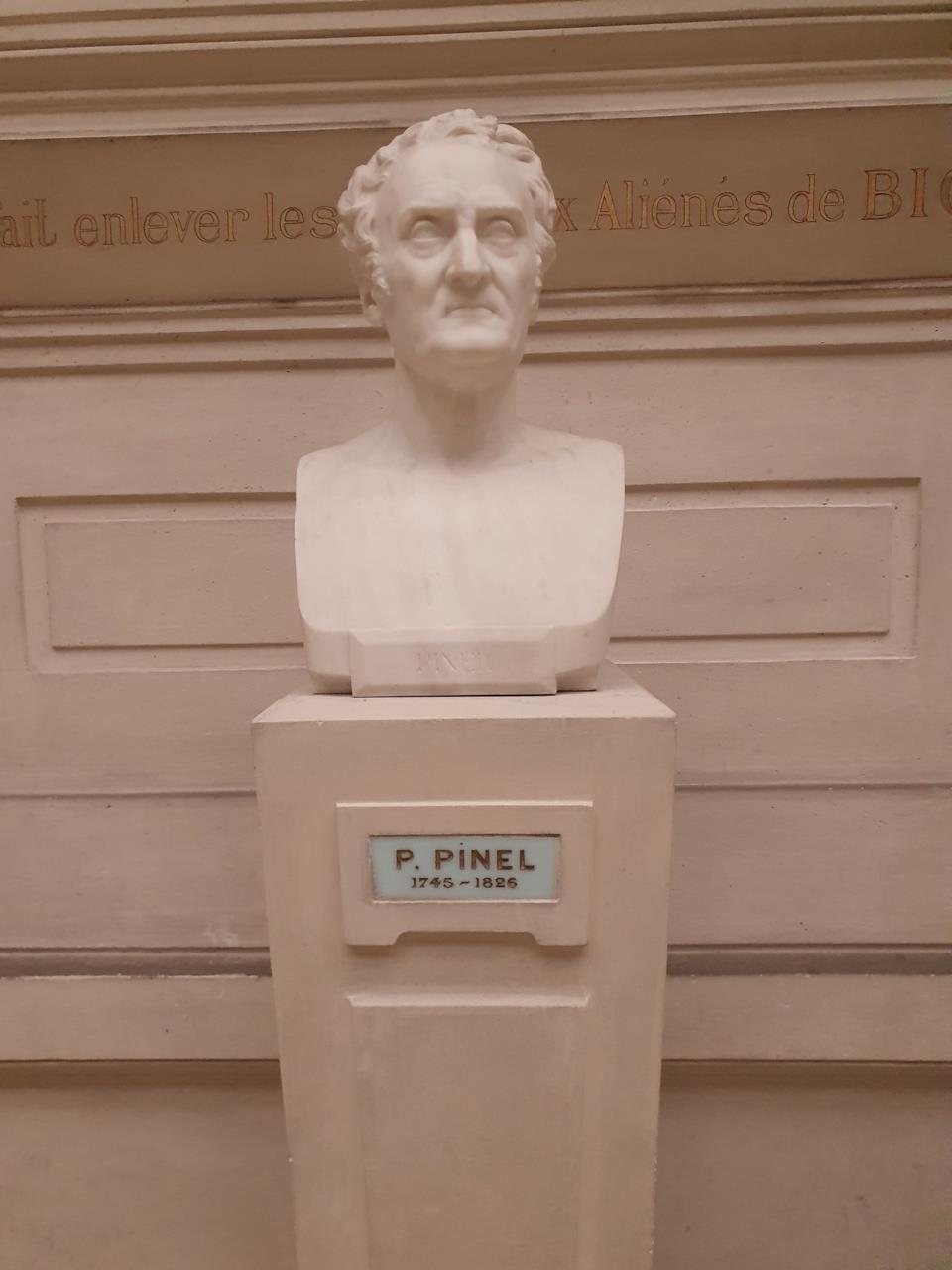 Philippe Pinel's bust, Académie Nationale de Médecine, Paris (by Magdalena Mazurak).jpg